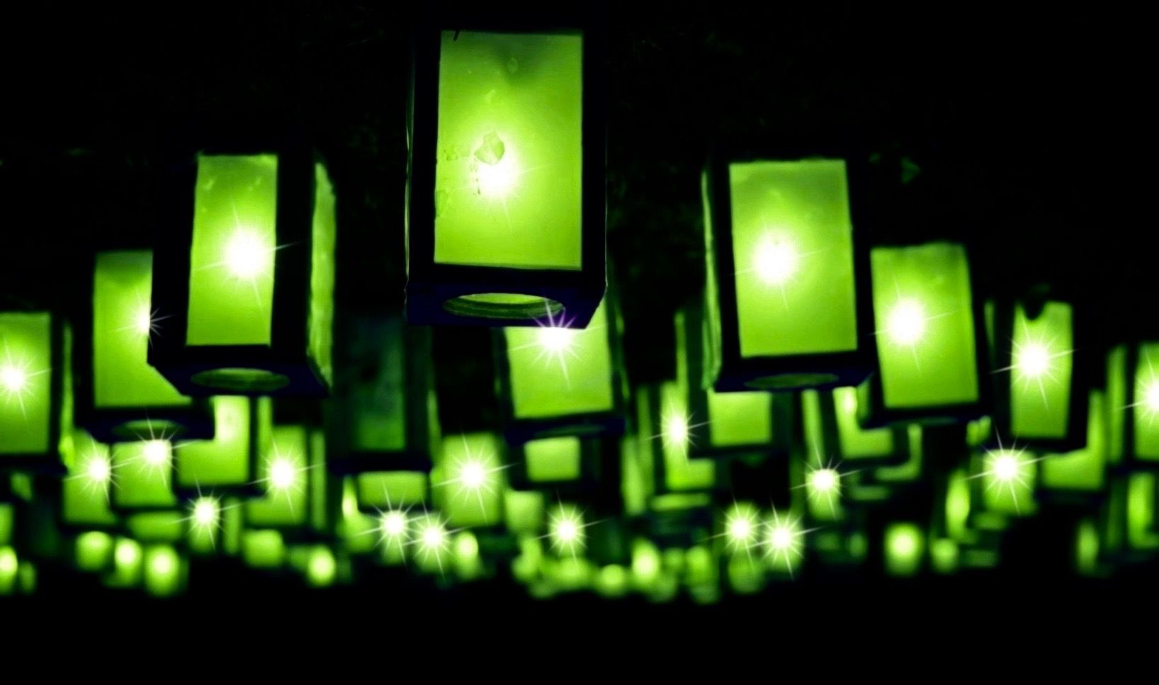 christmas-luminaries-upside-down-green.jpg