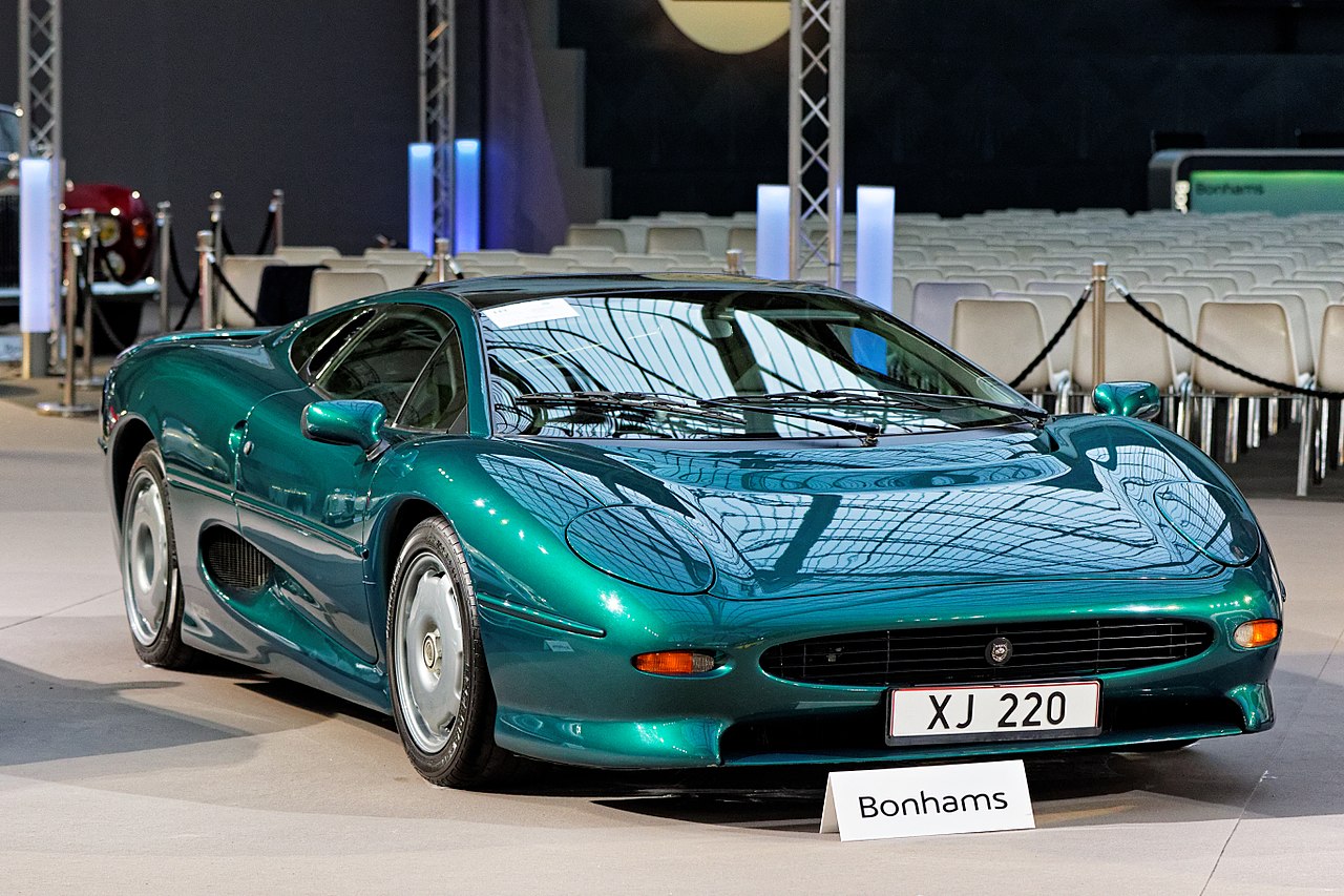 1280px-Paris_-_Bonhams_2016_-_Jaguar_XJ220_coupé_-_1992_-_005.jpg