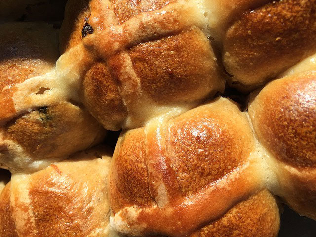hot-cross-buns.jpg