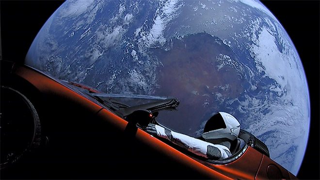 elon-muskin-falcon-heavy-ile-uzaya-attigi-tesla-roadster-nerede-2-660x371.jpg