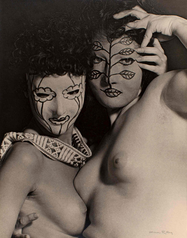 man-ray-juliet-and-margaret-nieman-in-papier-macc82checc81-masks-c-1945-web.jpg