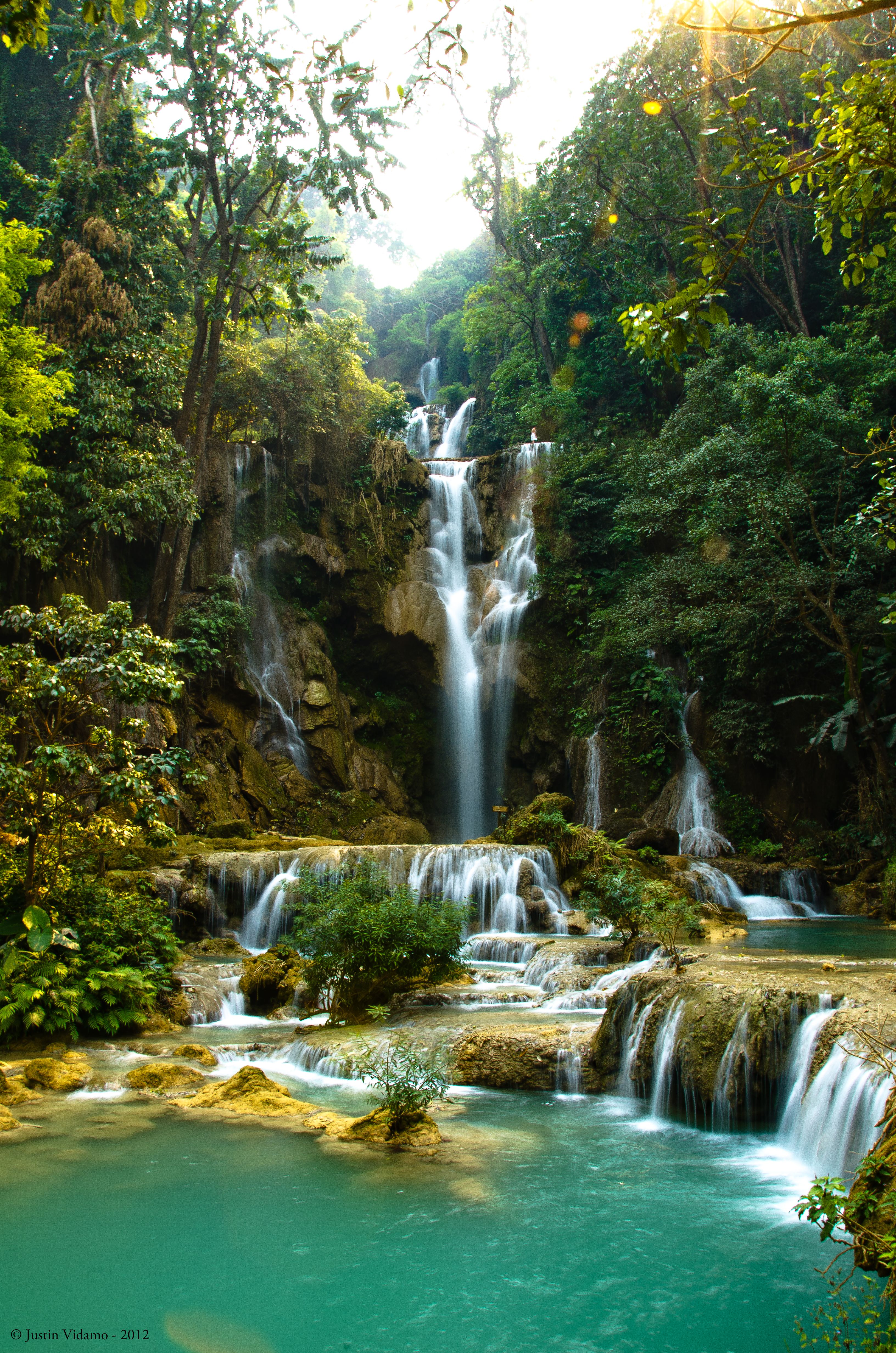 Kuang_Si_Falls,_Laos.jpg