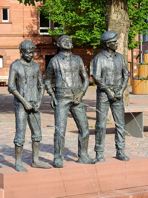 pee-2267911_640.jpg