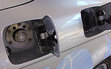 220px-Wasserstoffeinfüllstutzen_eines_BMW.jpg