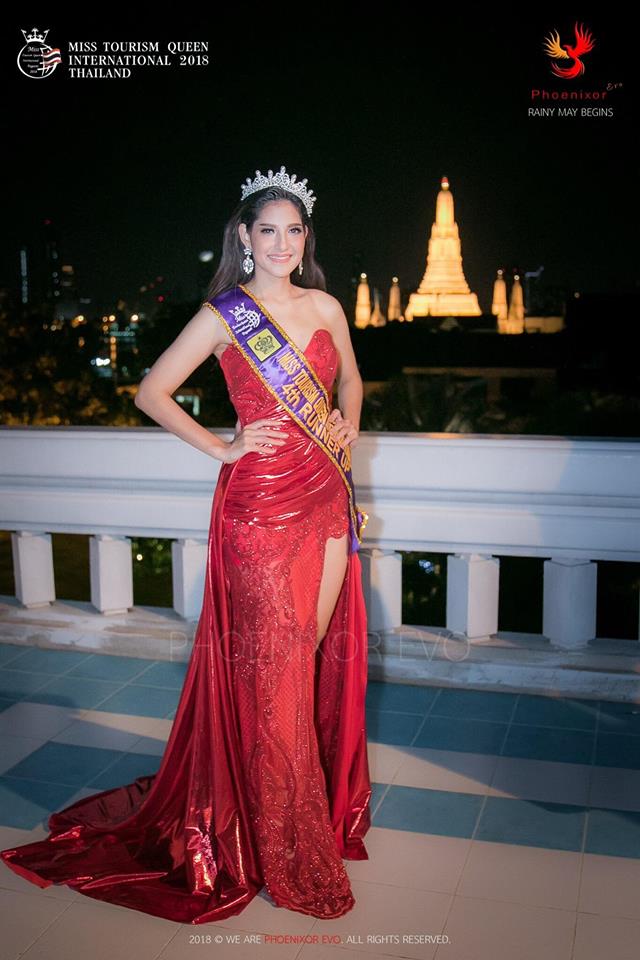 Morgane on ehe banks of the chao praya.jpg