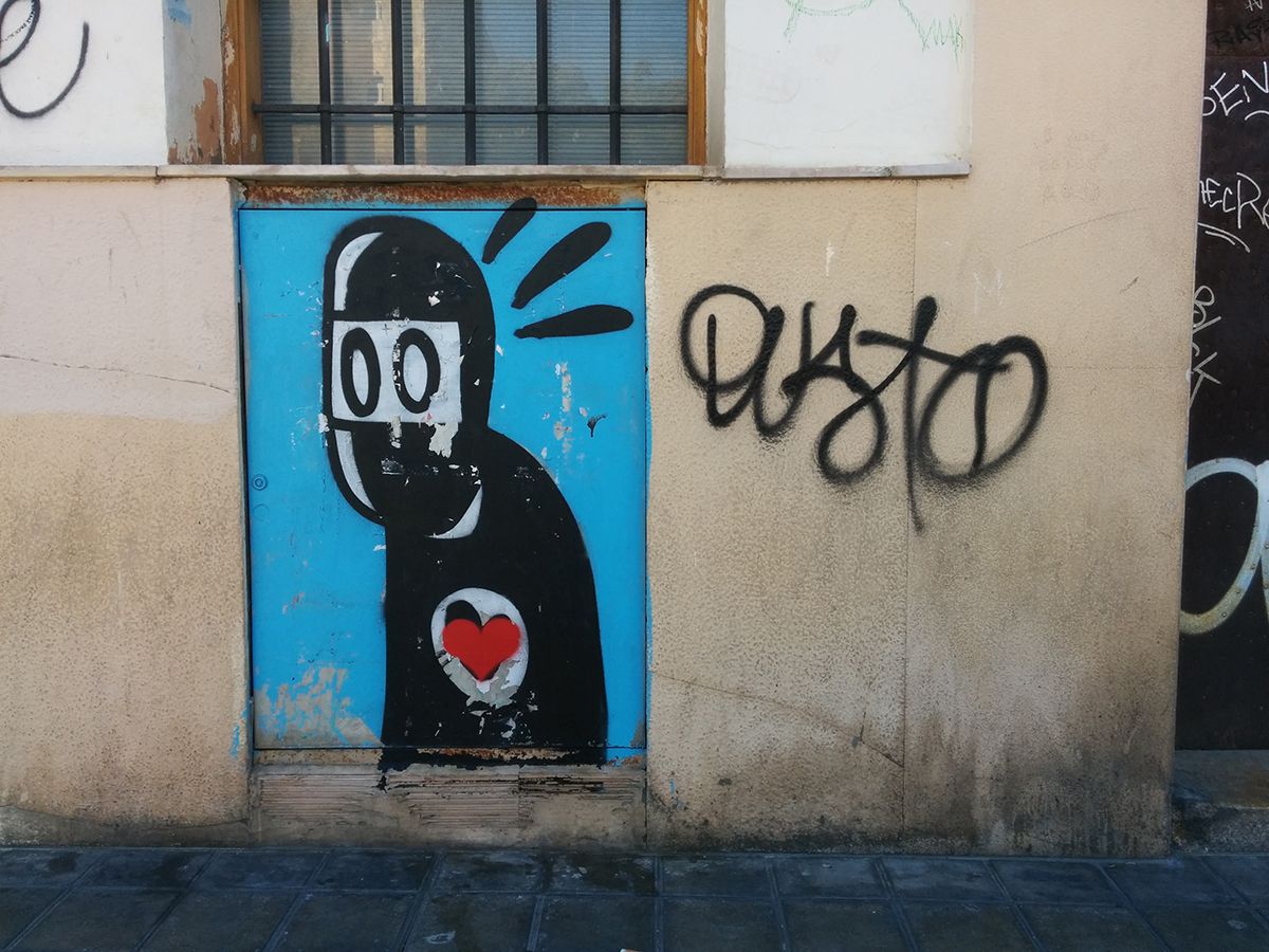 graffiti-valencia-spain-ninja-extraterrestre-love-amor-steemit-trenz (25).jpg