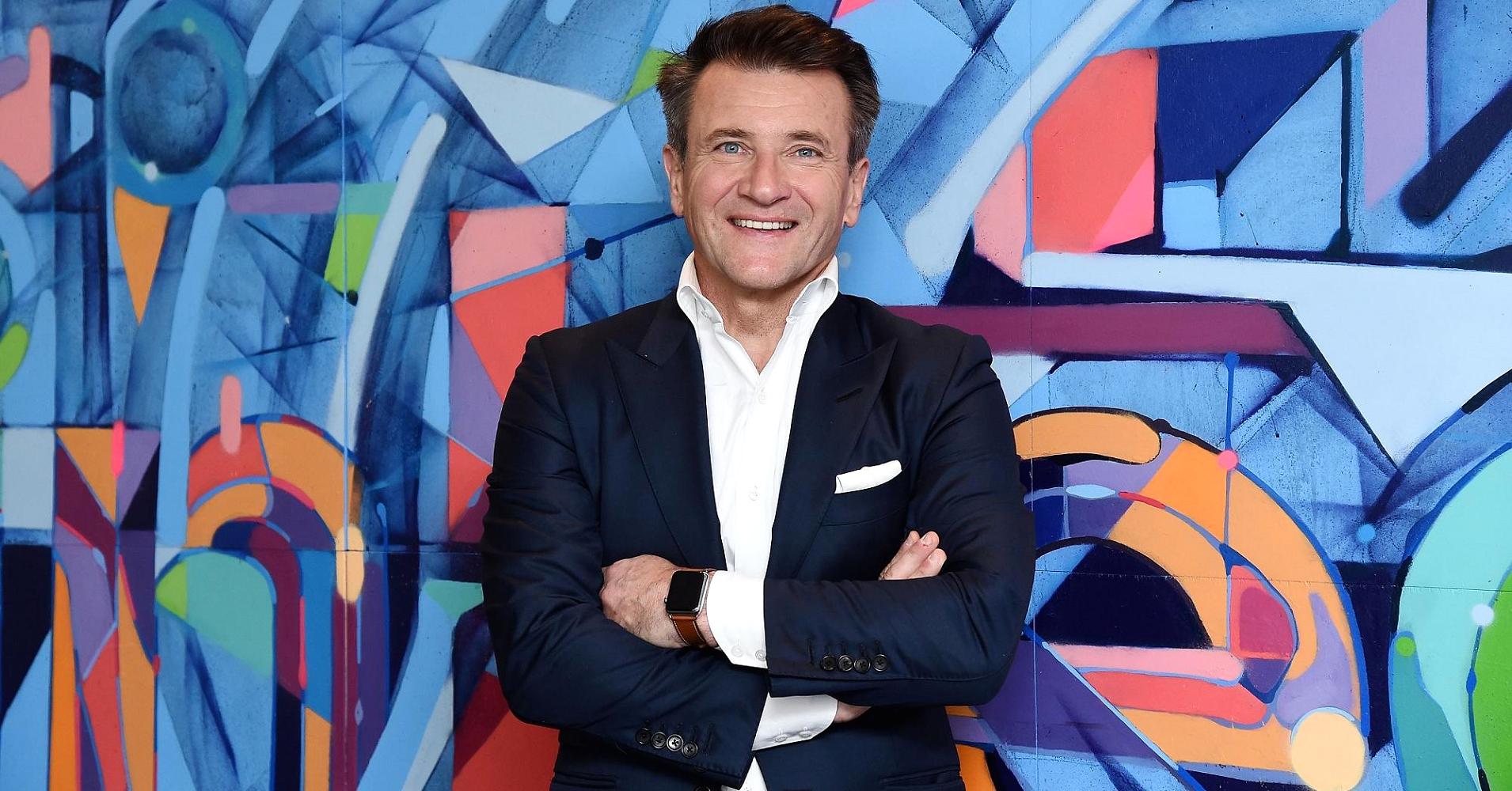 104520943-Robert_Herjavec_From_Shark_Tank.1910x1000.jpg