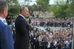 consortiumnews.computin-crowd-300x200-8701f6de171dc83332c0c151c6a9a011938cb6f5.jpg