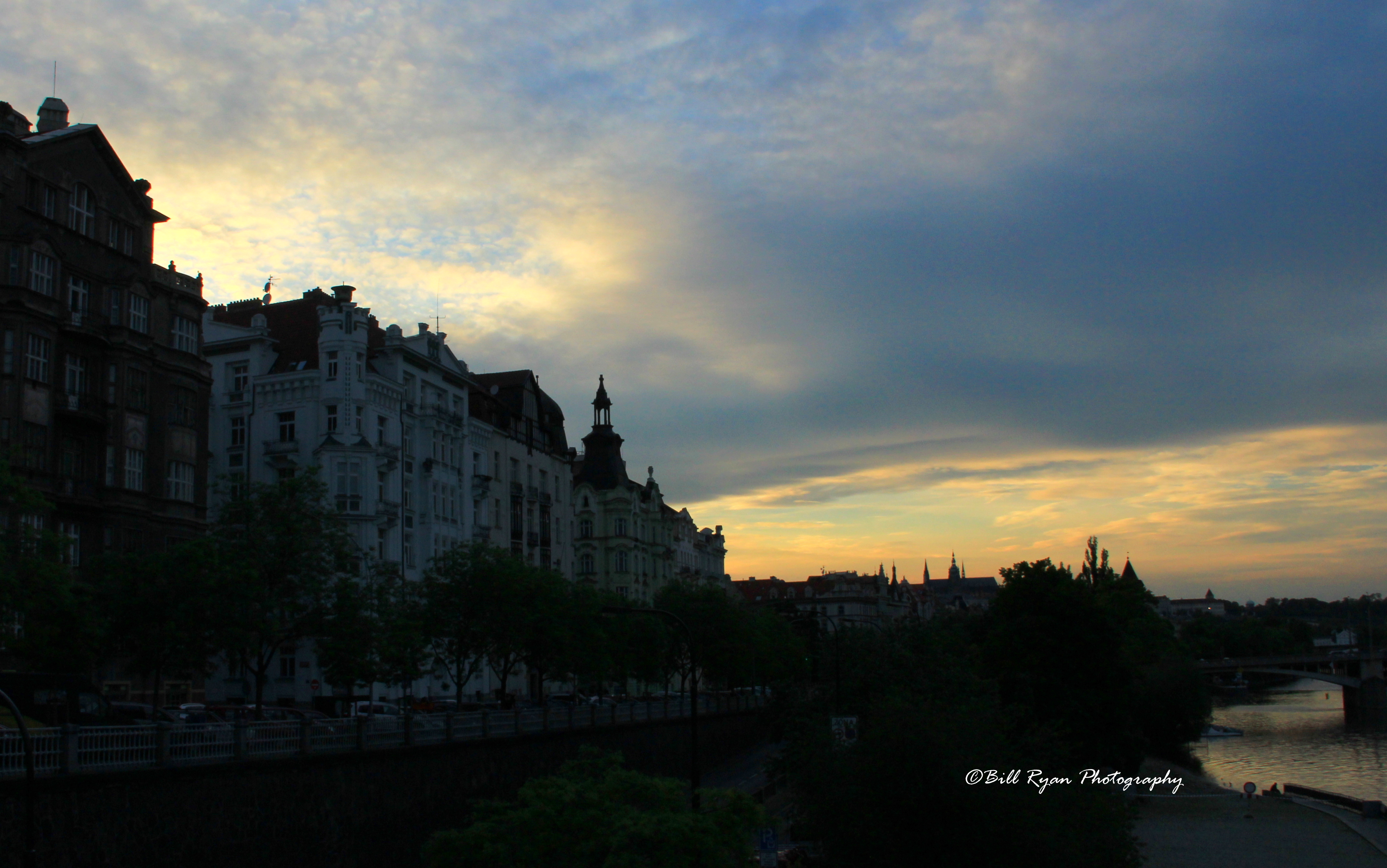 Blue hour city silhouette - Prague IMG_8904.jpg