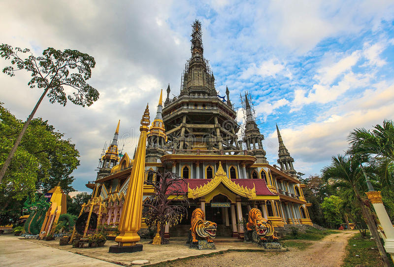 chedi-tiger-cave-temple-krabi-south-thailand-58529472.jpg