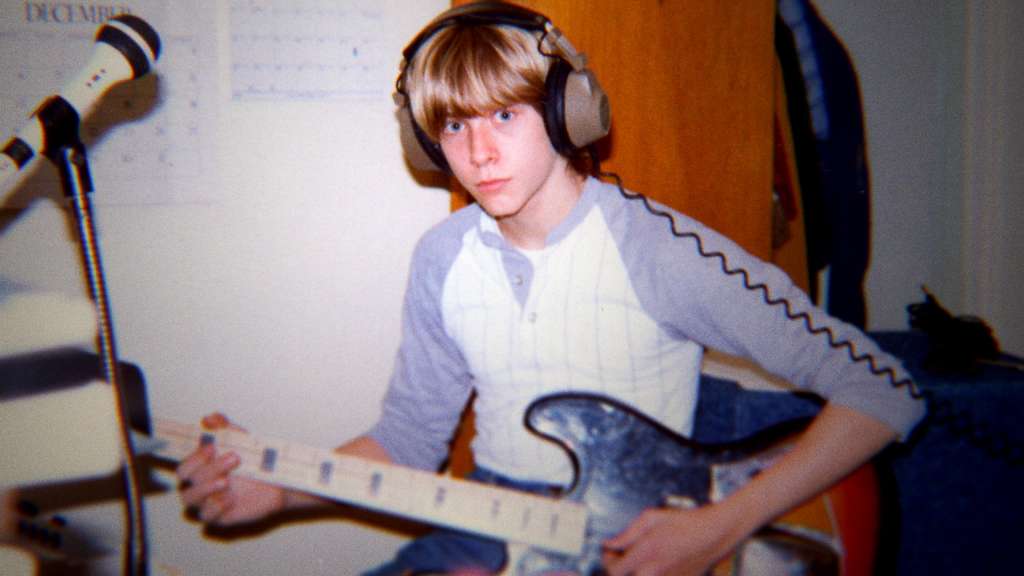 kurt guitar.jpg