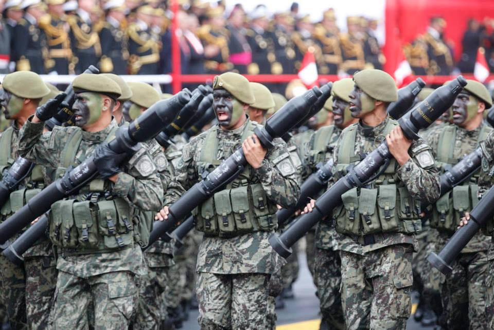 desfile-y-gran-parada-militar-del-peru-2015-39.jpg