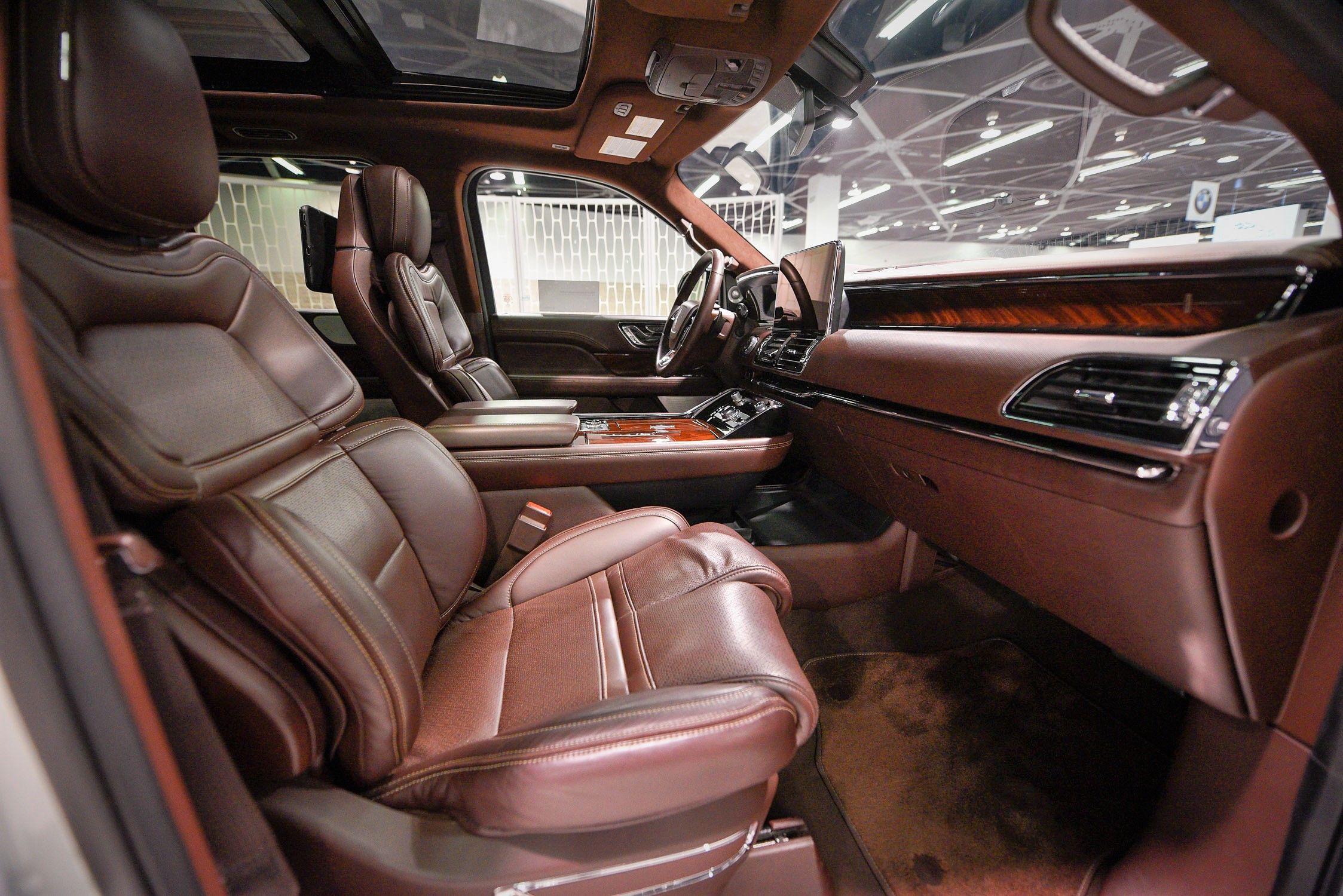 Lincoln Continental 04.jpg