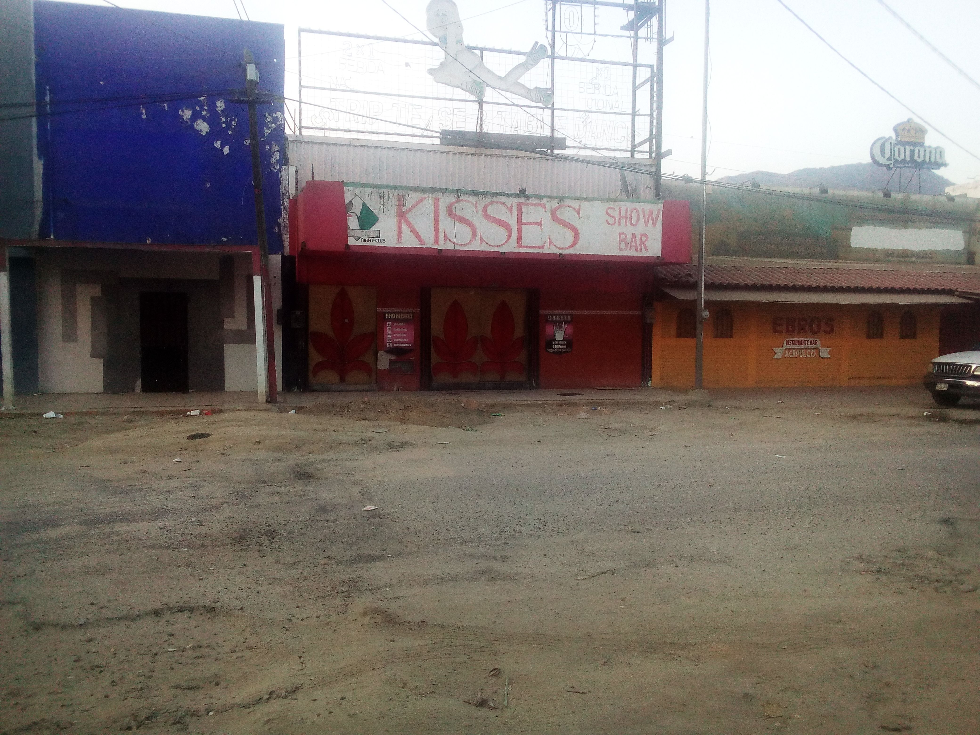 IMG_20180310_182940 Kisses club (near party.original.dull, unzips.inches.smaller) Acapulco.jpg