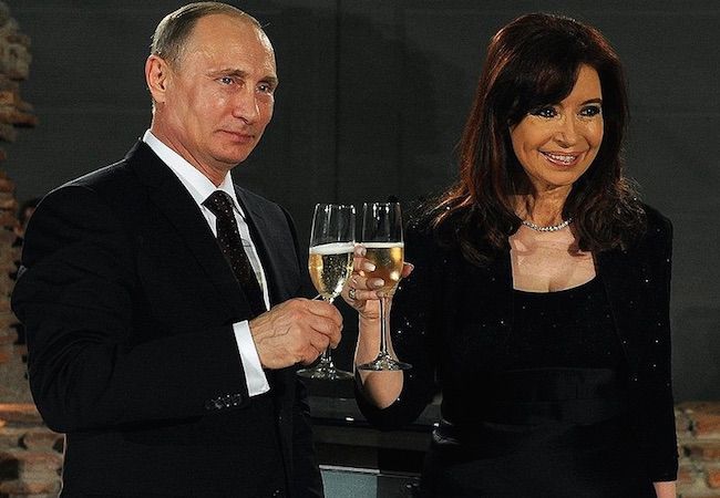 Vladimir-Putin-and-Cristina-Fernandez.jpg