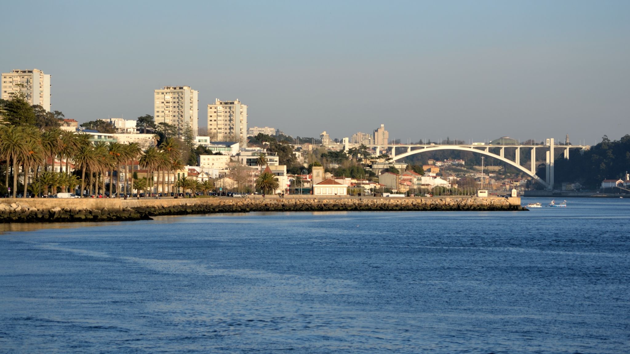 Foz_do_Douro,_Porto,_Portugal_(7971358816).jpg