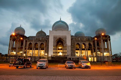 Masjid Islamic Center Lhokseumawe by Yon Musa.jpg