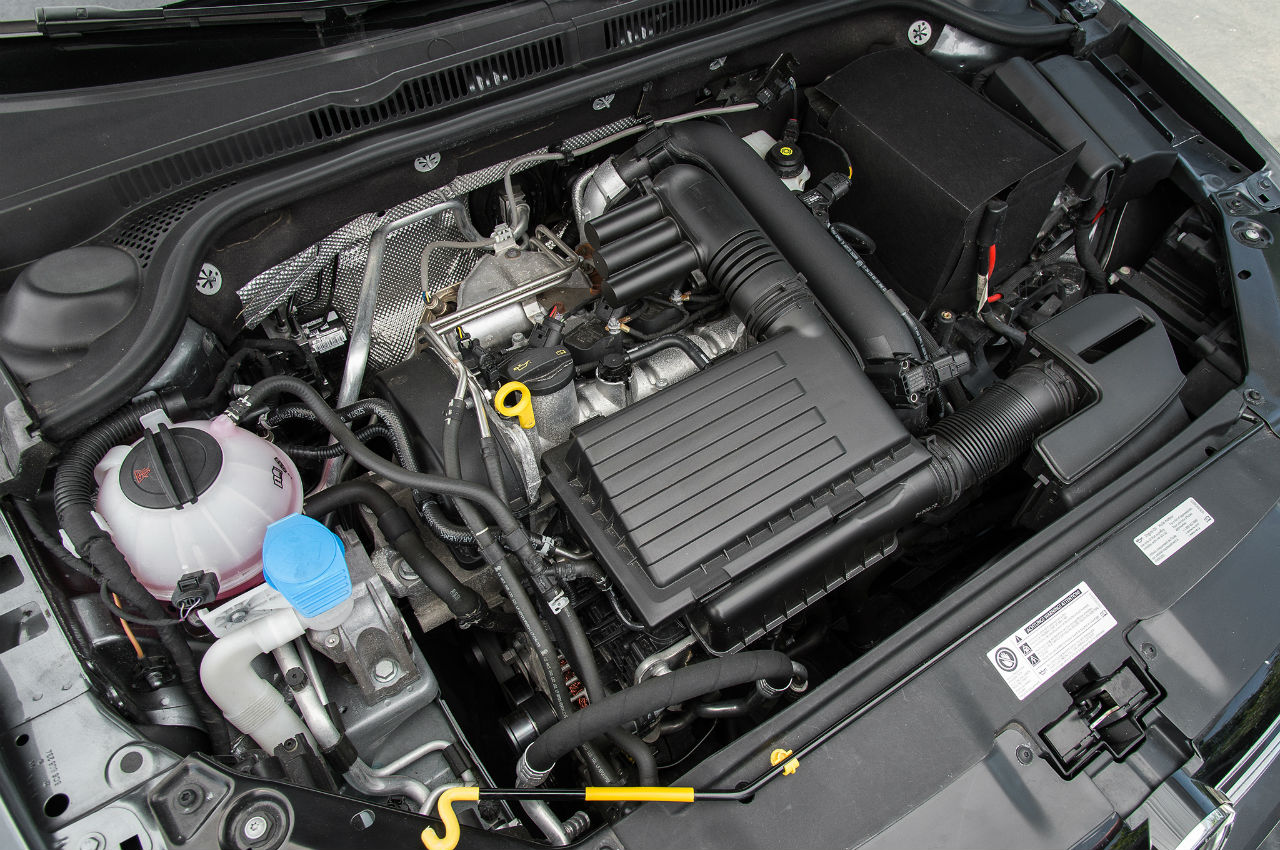 2016-Volkswagen-Jetta-SE-engine-02.jpg