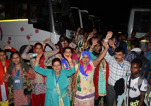 1513160716-Amarnath-Yatra-IANS.jpg