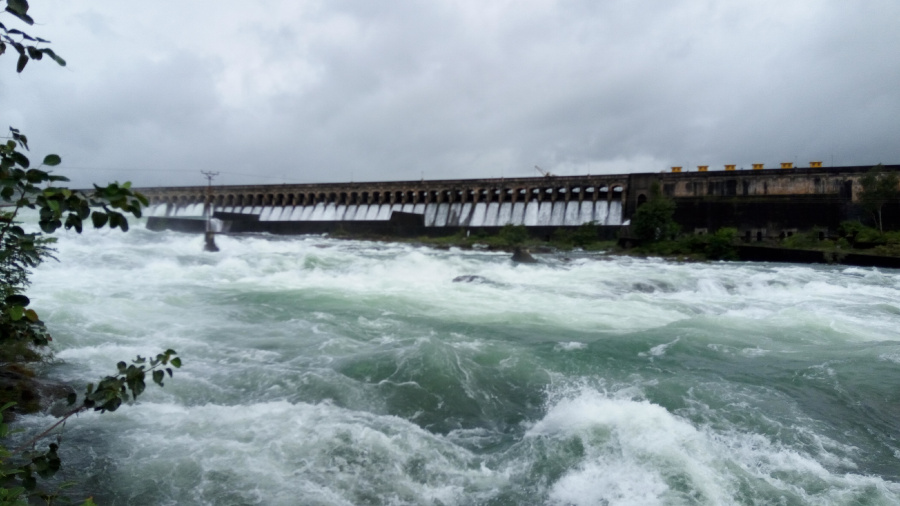 Bhatghar Dam.jpg