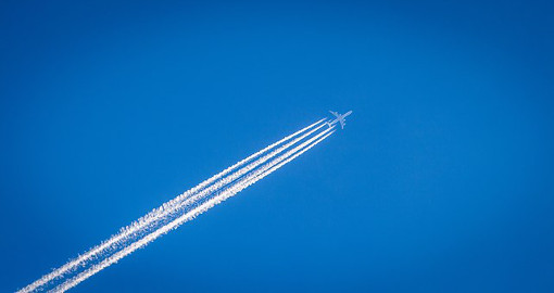 contrails-1210064__340.jpg