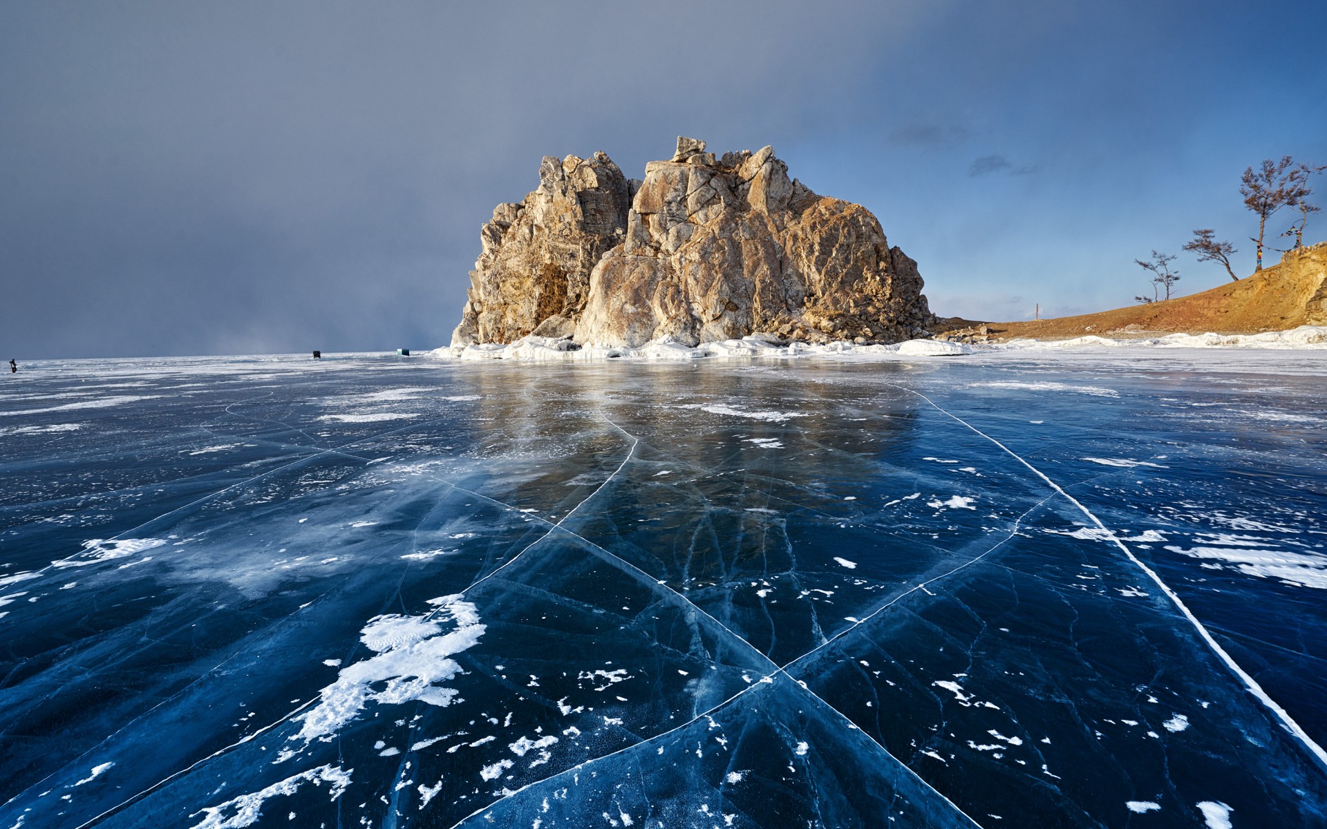 lake-baikal-at-winter-russia-1920x1200.jpg