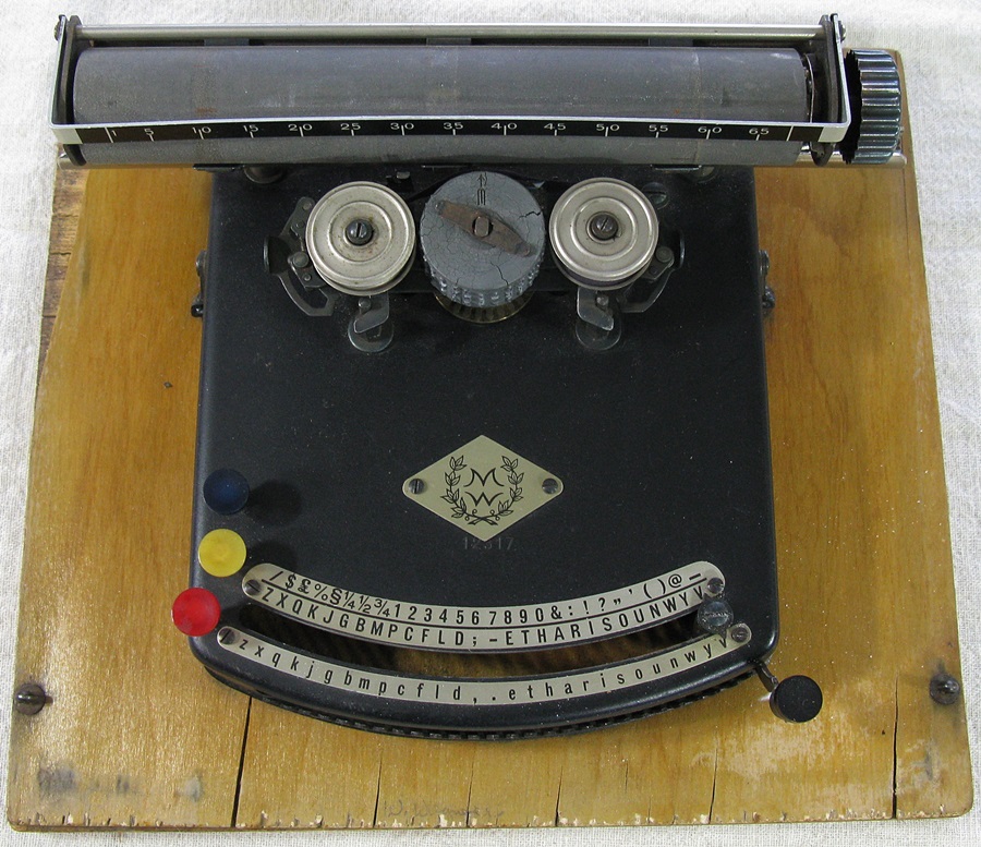 typewriter little011.JPG