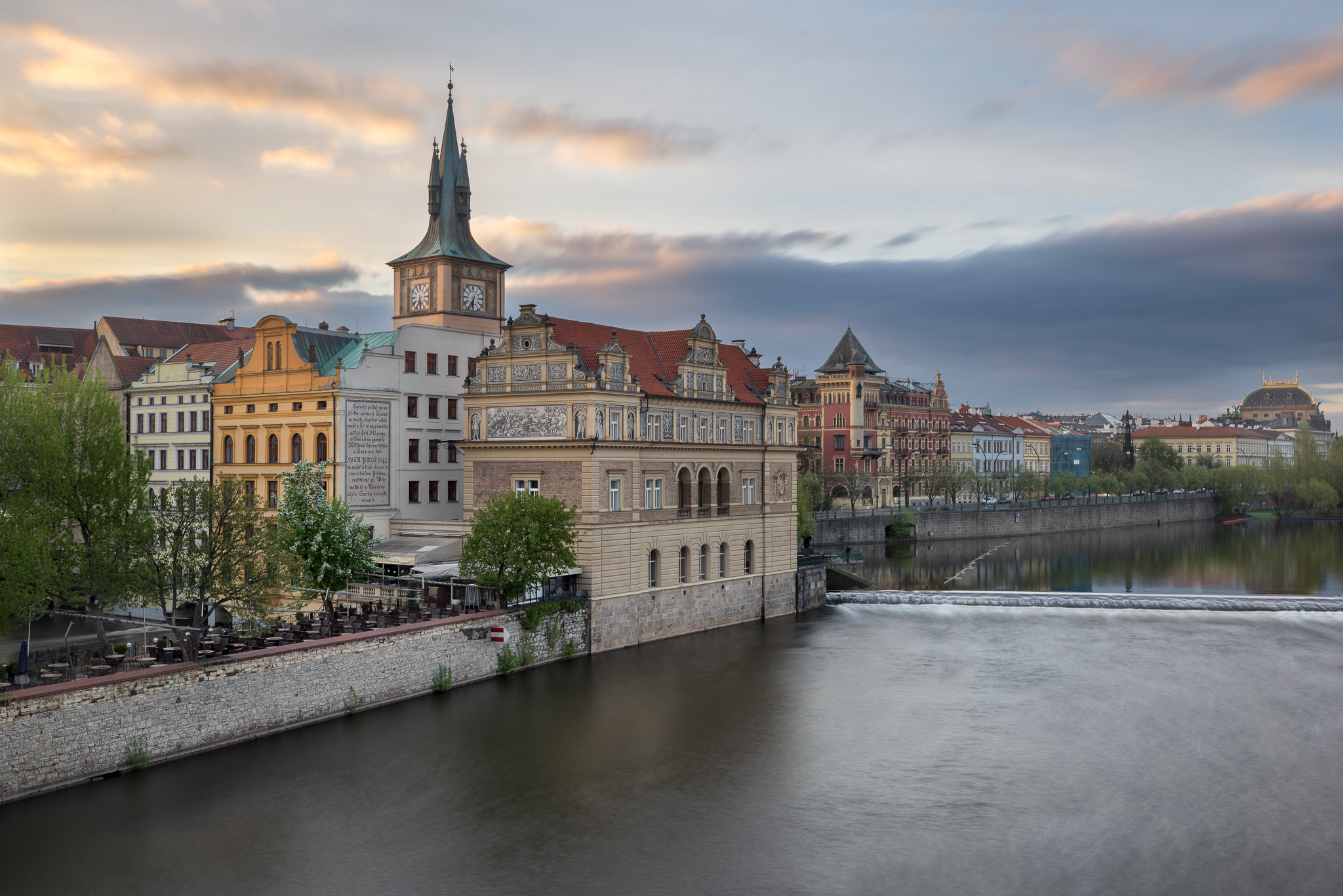 Vltava-River-Smetana-Museum-in-the-Former-Waterworks-and-Old-Water-Tower-at-Sunrise-Prague-Czech-Republic.jpg
