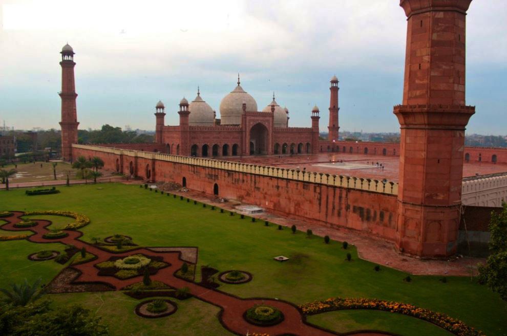 badshahi masjid 31.jpg