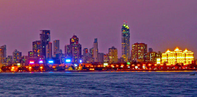 Mumbai_Skyline_at_Night.jpg