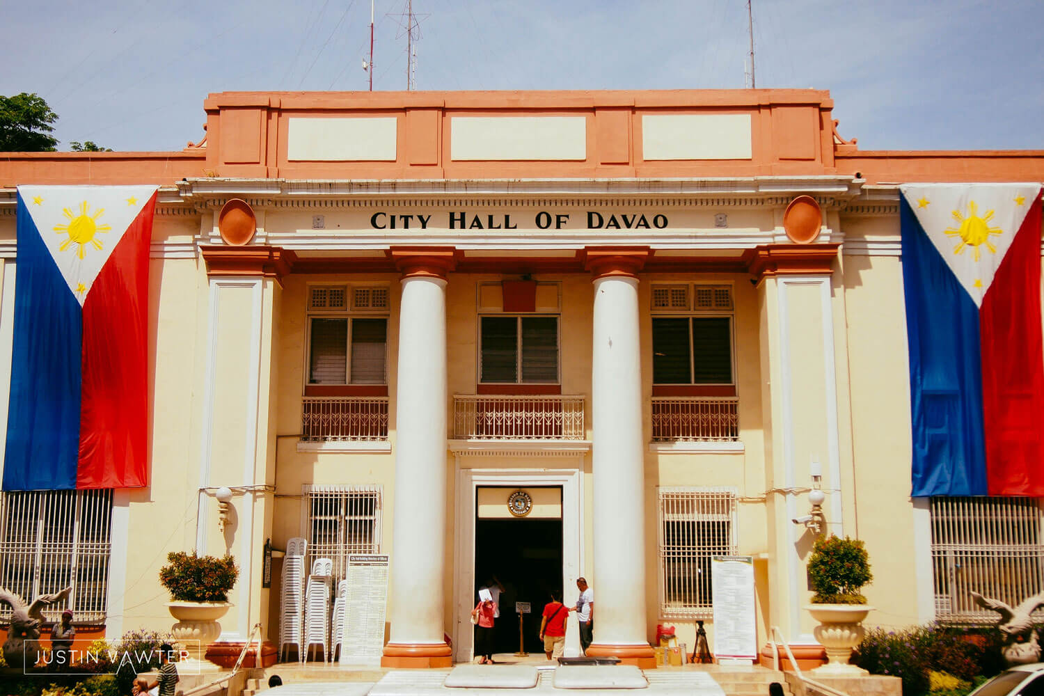 City-Hall-of-Davao-1.jpg