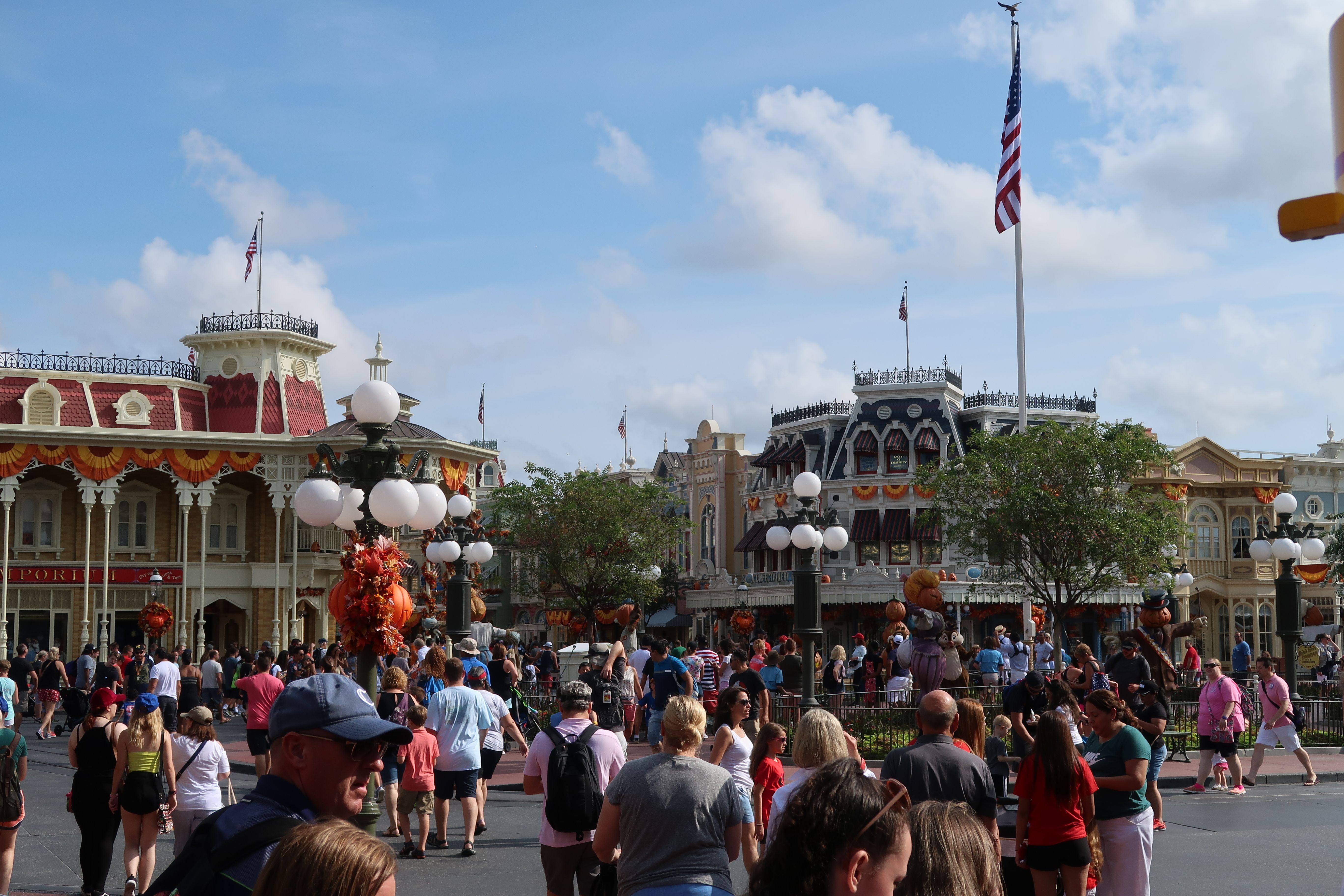 Main street entrance Magic Kingdom theme park at Walt Disney World Resort September 2017.JPG