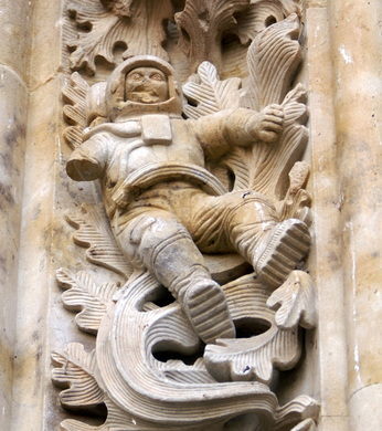 Astronauta_de_la_Puerta_de_Ramos_de_la_Catedral_Nueva_de_Salamanca_(mutilado).jpg