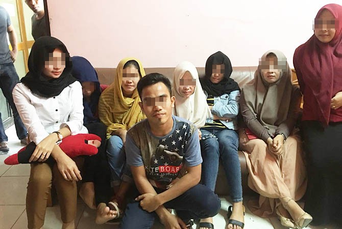 ungkap-prostitusi-online-di-aceh-polisi-amankan-7-perempuan_m_198415.jpeg