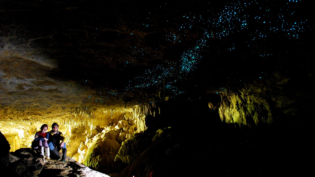 Las cuevas iluminadas de Waitomo, Nueva Zelanda.jpg
