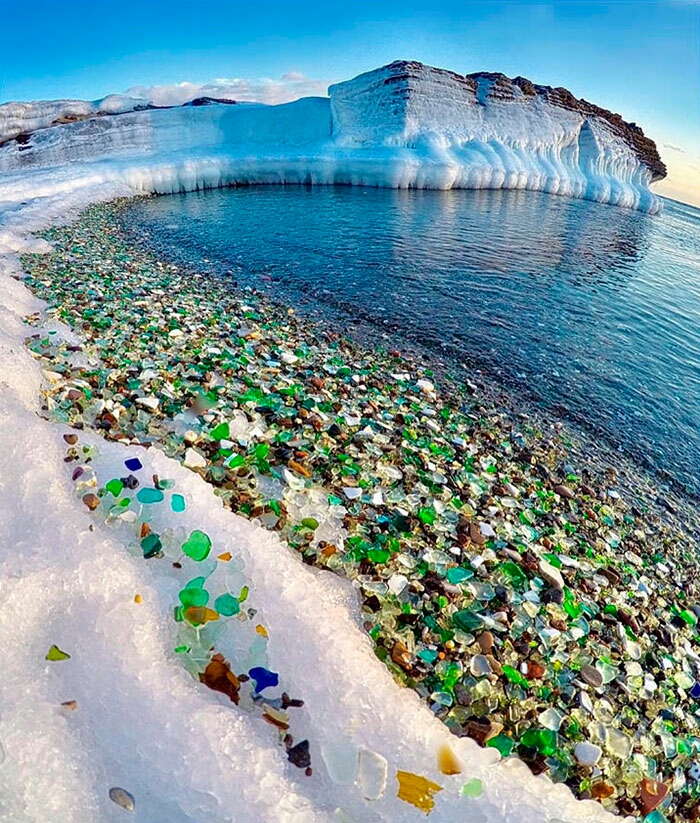 glass beach russia.jpg