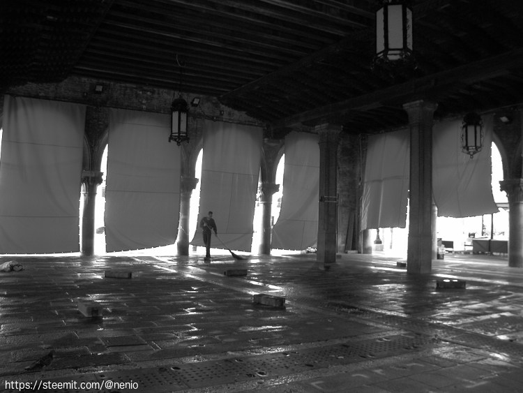 venice-fish-market-bw02.jpg