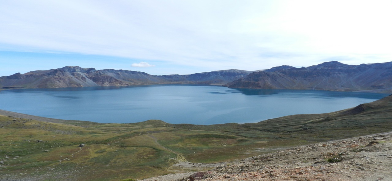 mt-paektu-340609_1280.jpg