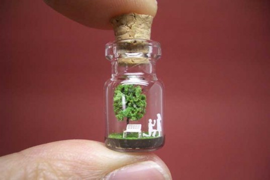 Izumi-Akinobu-Paper-Art-Tiny-World-In-A-Bottle-3-537x358.jpg