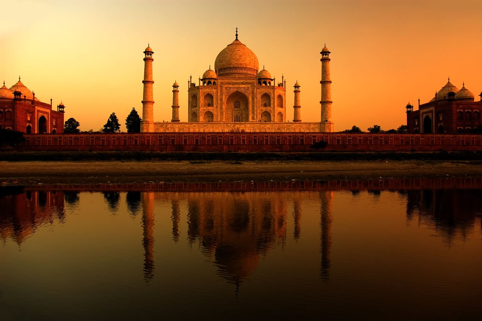 Taj-Mahal-Evening-Time-Picture.jpg