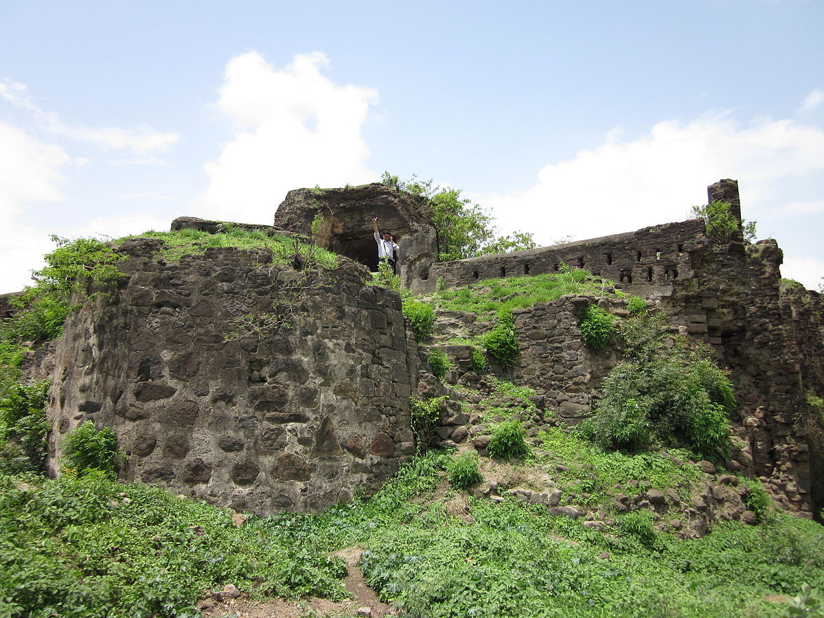 Sangram Durg Fort.jpg