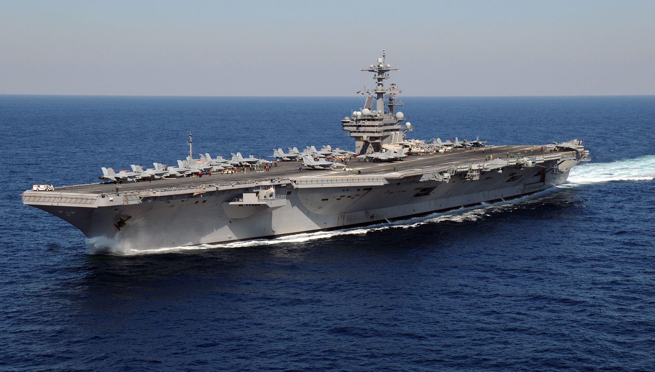 77 US_Navy_110129-N-3885H-158_USS_George_H.W._Bush_(CVN_77)_is_underway_in_the_Atlantic_Ocean.jpg