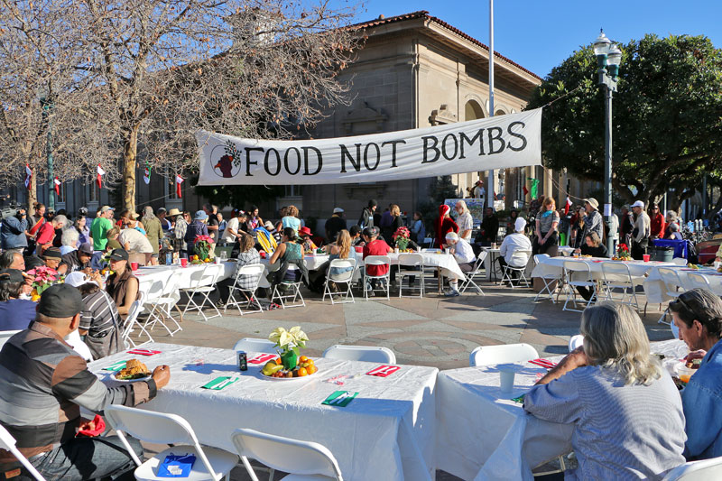 food-not-bombs-santa-cruz-2013-2.jpg