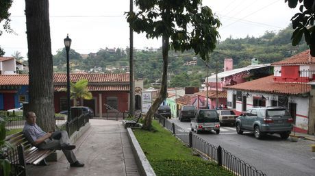 Plaza-Bolivar-Hatillo_NACIMA20130220_0183_6.jpg