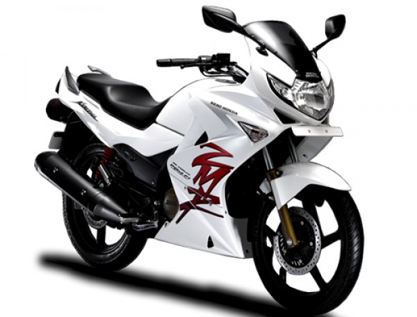 Hero-MotoCorp-dispaches-2014-Karizma-R-and-ZMR-to-dealers.jpg