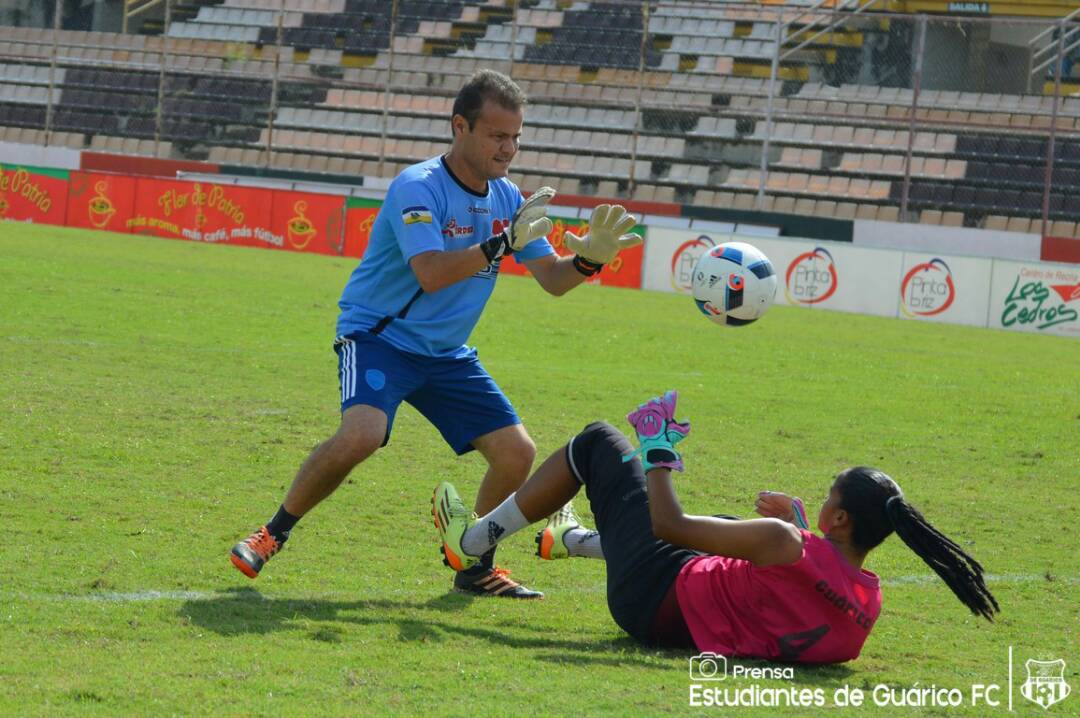 manuel entrenador.jpg