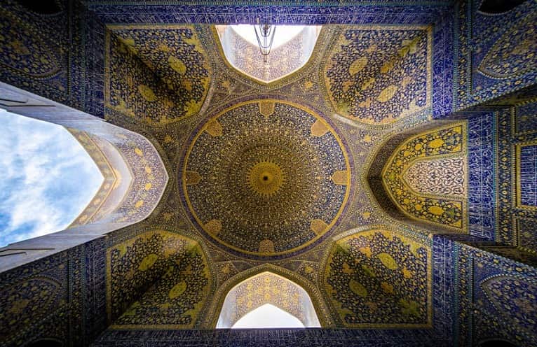 pmohammad-domiri-documents-the-intricacy-of-iranian-architecture-designboom-10-1-min.jpg