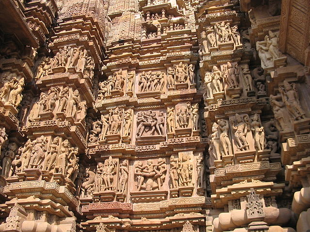640px-Khajuraho_temple.jpg