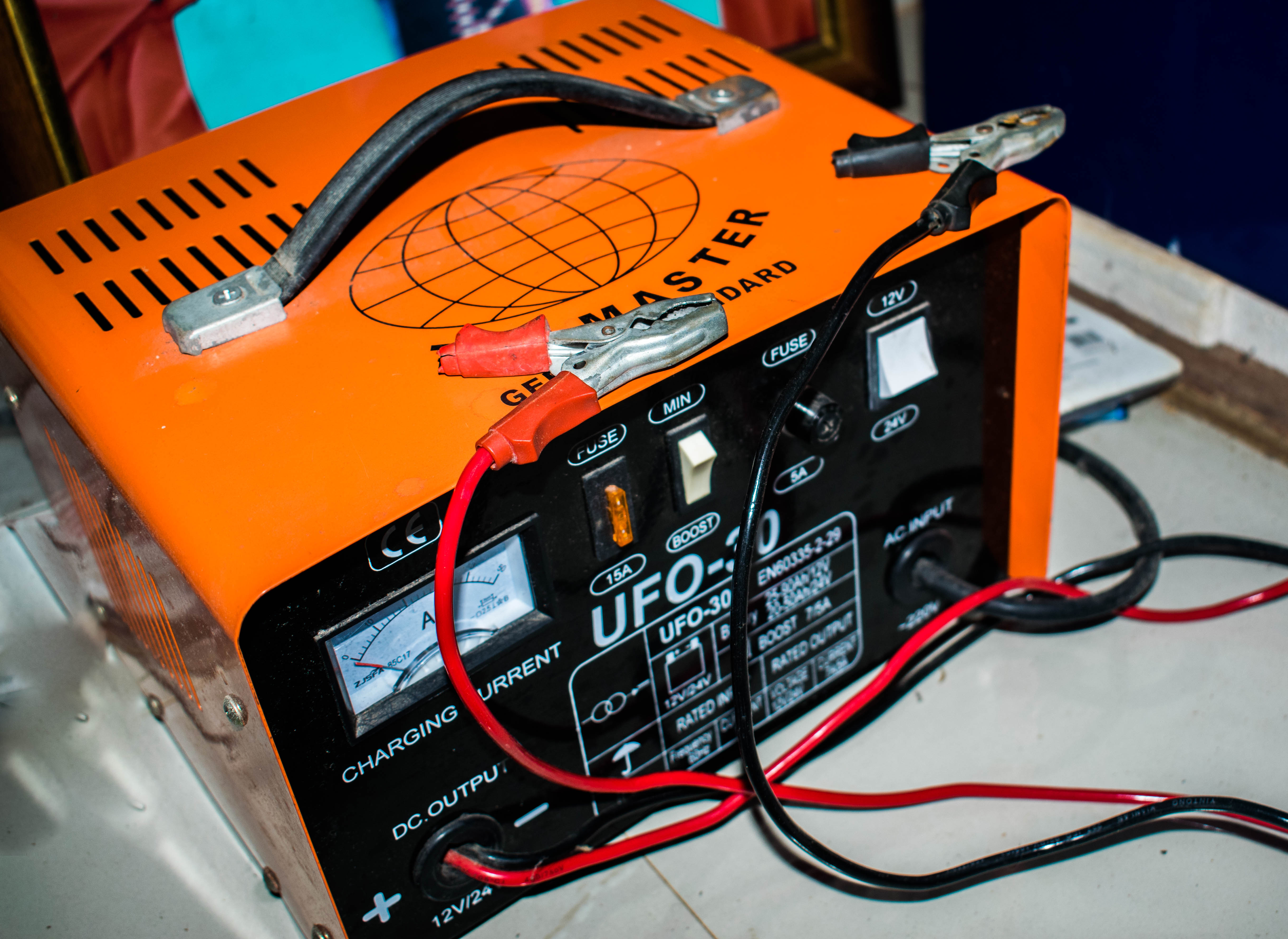 How To Charge A DC Automobile Battery