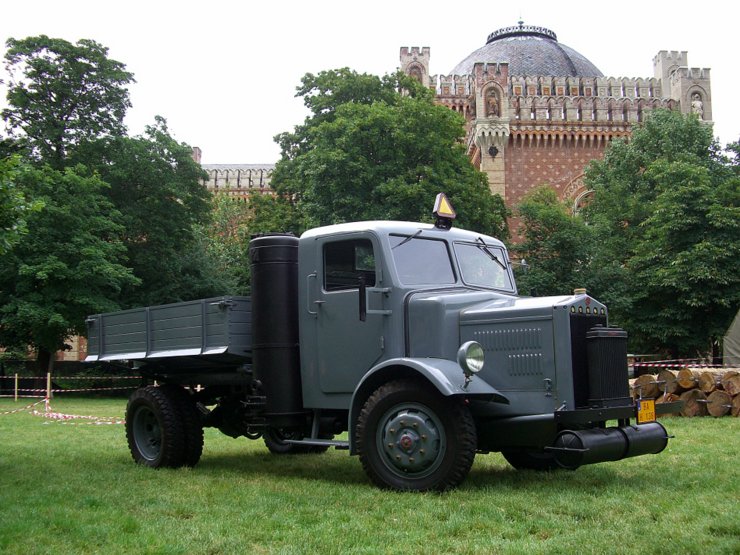 vienna-truck-wood-gas.jpg